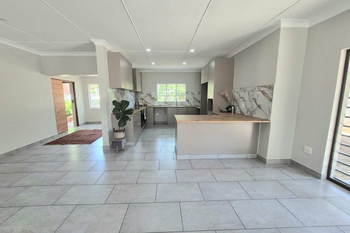 Turnkey Family Home with 2 Income Generating Flats - Perfect Investment - Photo 5