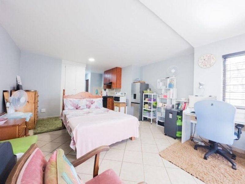 Spacious bachelor ground unit in Oukraal Estate - Photo 4