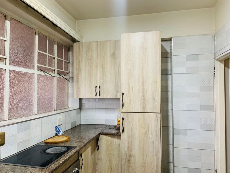 Affordable Shared Living: Spacious Room in 3-Bedroom Apartment - Photo 2