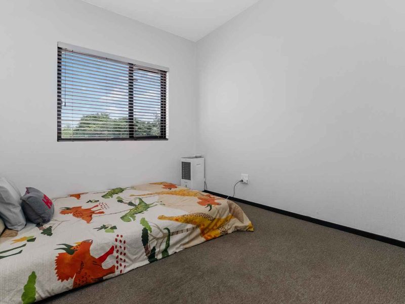 Immaculate 3 Bedroom, 2 Bathroom Apartment For Rent in Broadacres - Photo 9