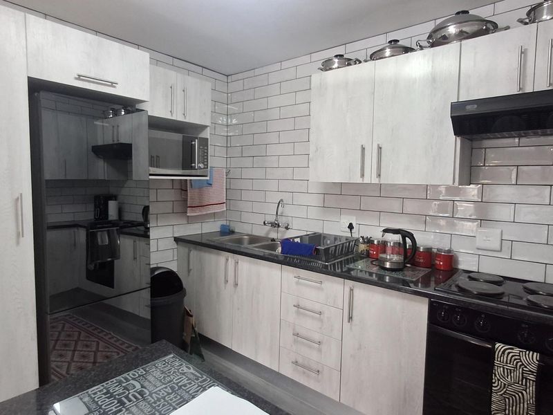 Charming 2-Bed Home in Secure Kalahari Villas - Photo 9