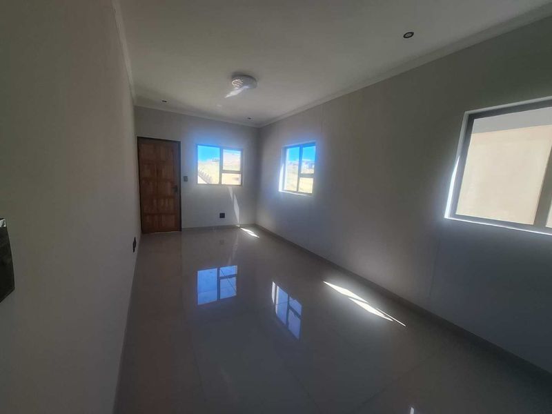 NEW  ROCKY CREST- EXTENSION 4| Brand New Unit - Costs Inclusive - Photo 6