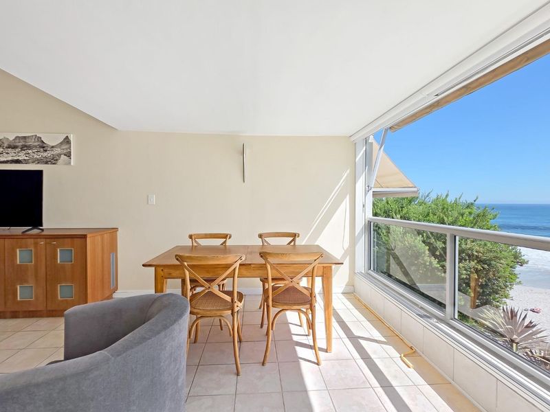 Sensational views from this one bedroom duplex apartment - Photo 9