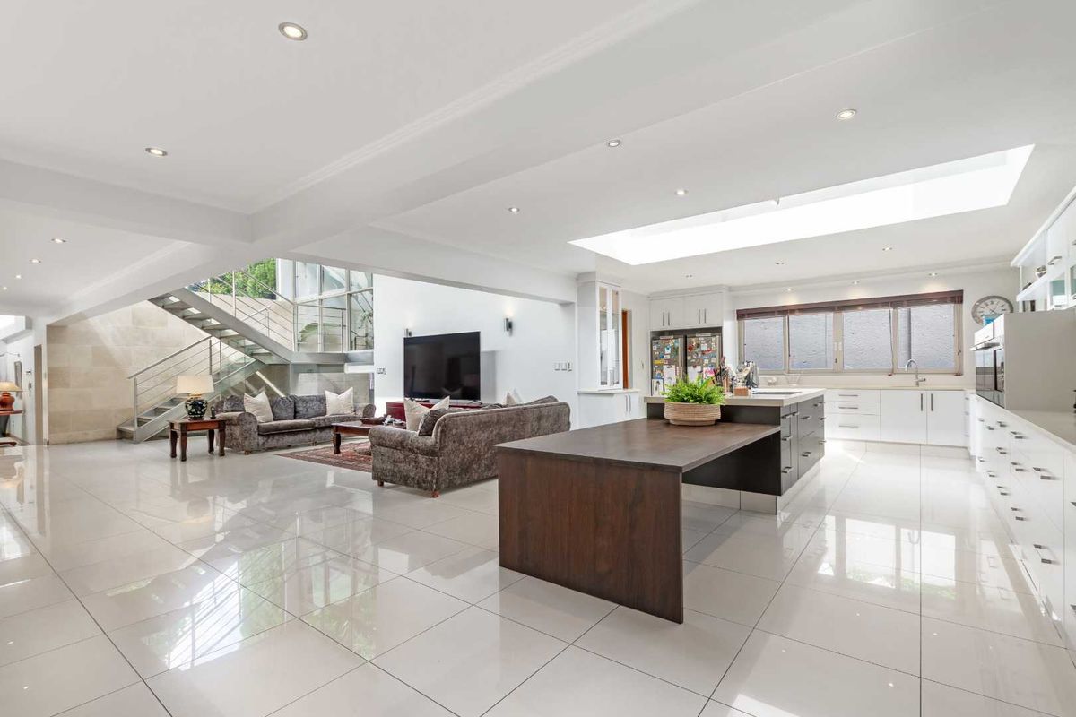 4 BEDROOM HOUSE FOR SALE IN FOURWAYS GARDENS LIFESTYLE ESTATE - Photo 3