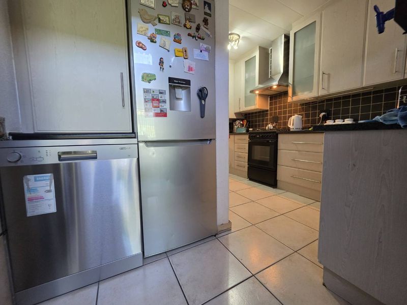 2 Bedroom Townhouse for Sale in New Redruth Alberton - Photo 10