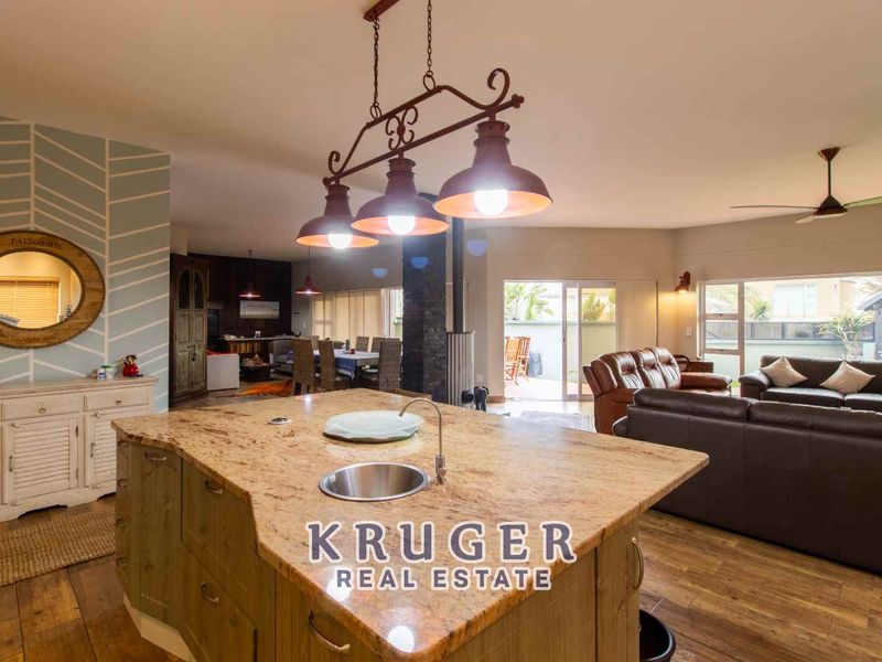 ARCHITECTURAL MASTERPIECE - Photo 9