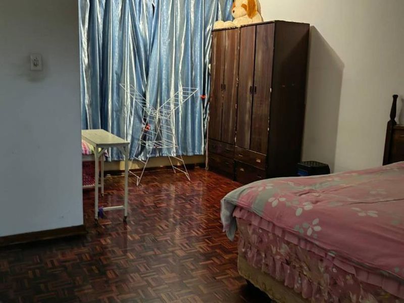 Prime Location Spacious Duplex, Incredible Potential - Photo 6