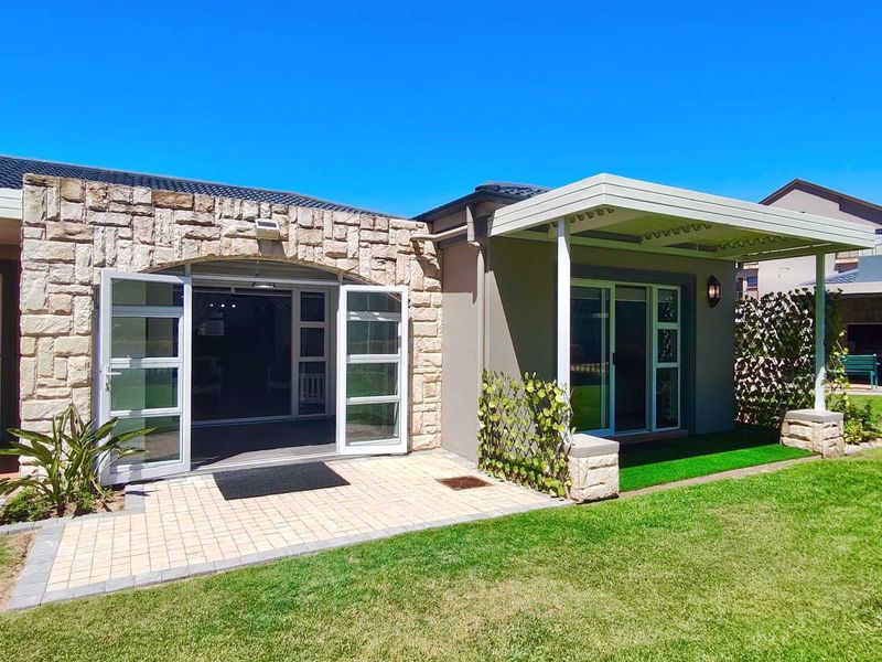 Renovated townhouse awaits in Diaz Beach - Photo 10