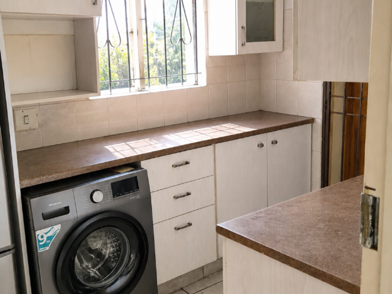 3 bedroom House to let in Lombardy West - Photo 10