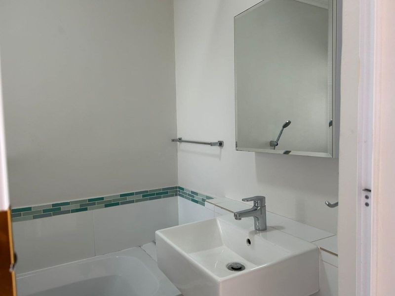 Renovated 1-Bedroom Apartment with Ocean Views & Enclosed Balcony – Retirement Living - Photo 10