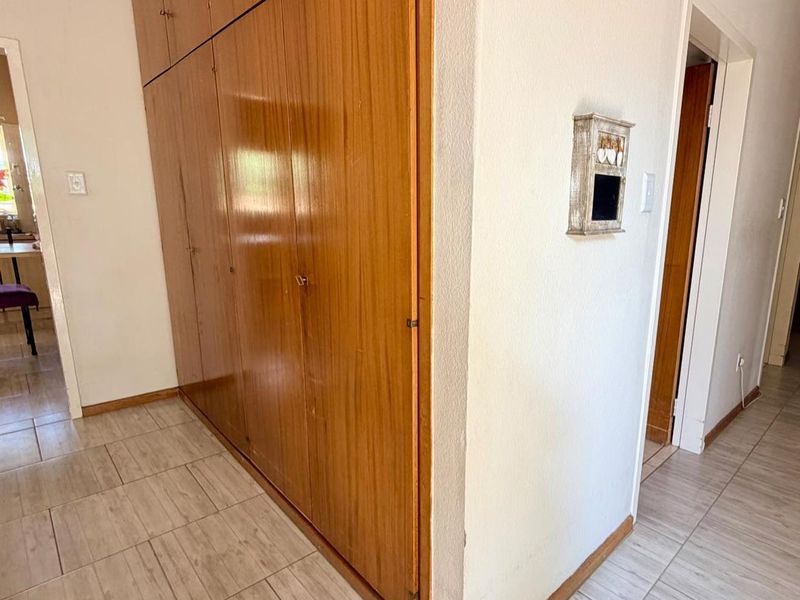 3 Bedroom House For Sale in Pionierspark - Photo 5