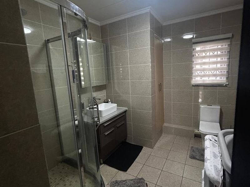 Where luxury meets comfort and security in the heart of Midrand. - Photo 7