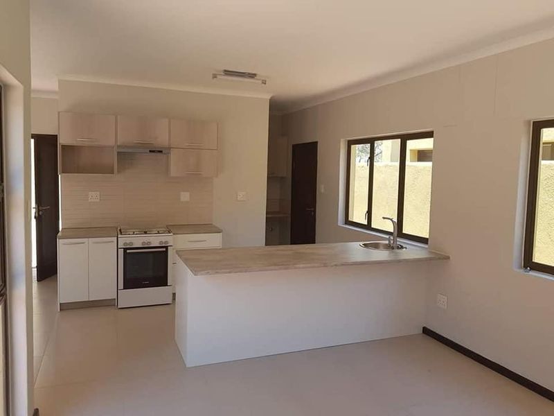 🏡 **Tuscan Elegance Awaits You in Camelthorn Estate!** 🌿 - Photo 6