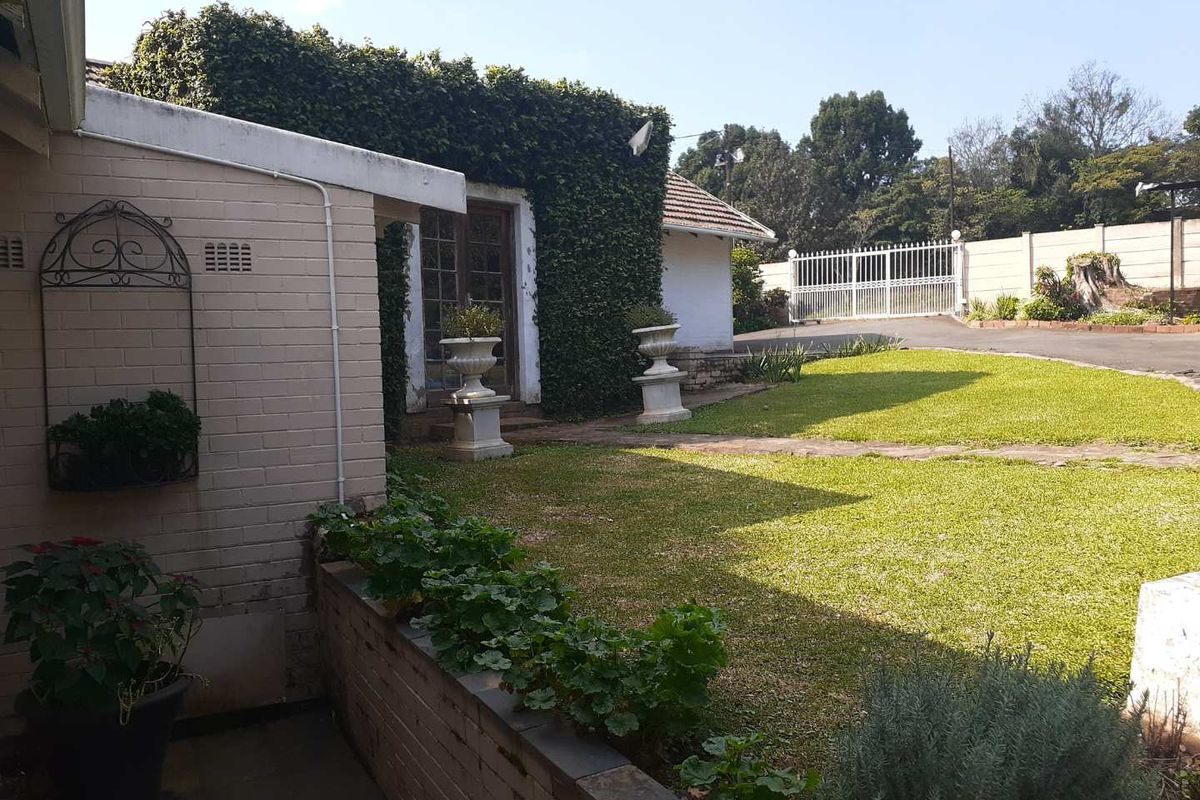 🌟 Luxurious 5-Bedroom Family Home with Flatlet to Rent – Space, Comfort & Elegance 🌟 - Photo 2