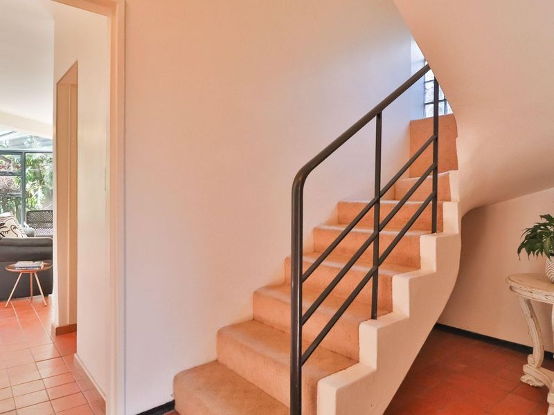 4-Bedroom Family Home in Sought-After School Neighbourhood - Photo 3