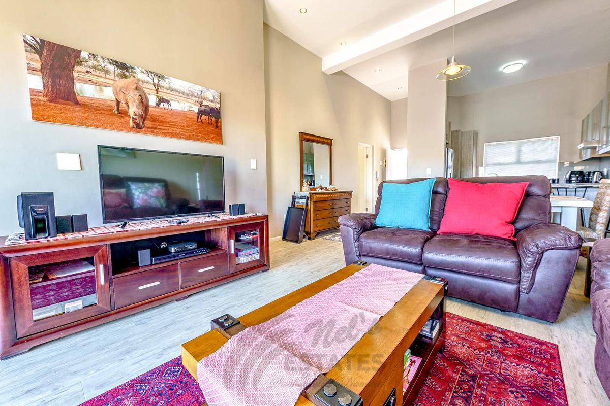 Furnsihed Townhouse to Rent in Central Swakopmund - Photo 4