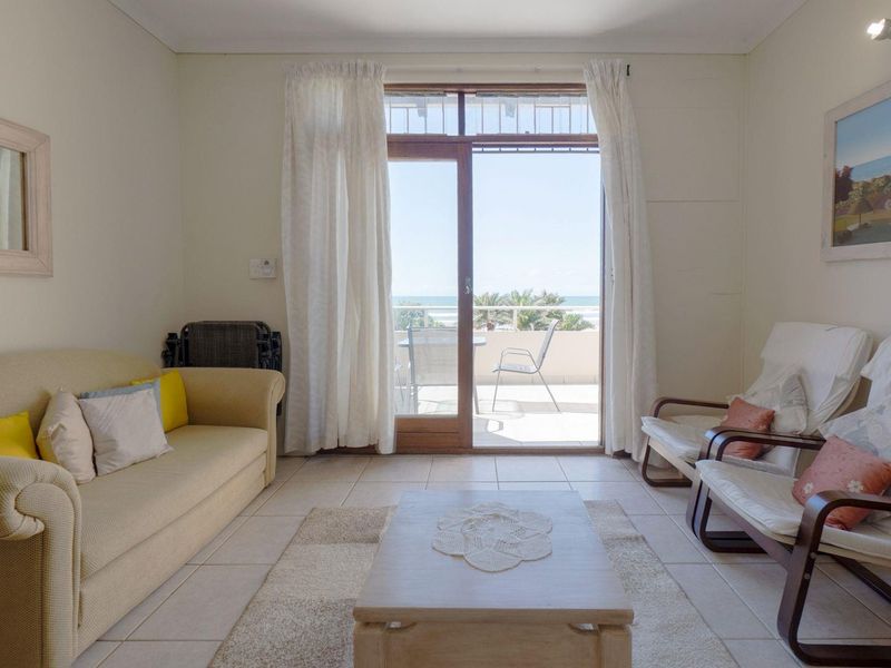 On the beach - Photo 9