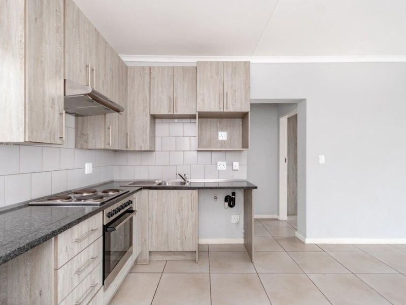 Upstairs unit. - Photo 7