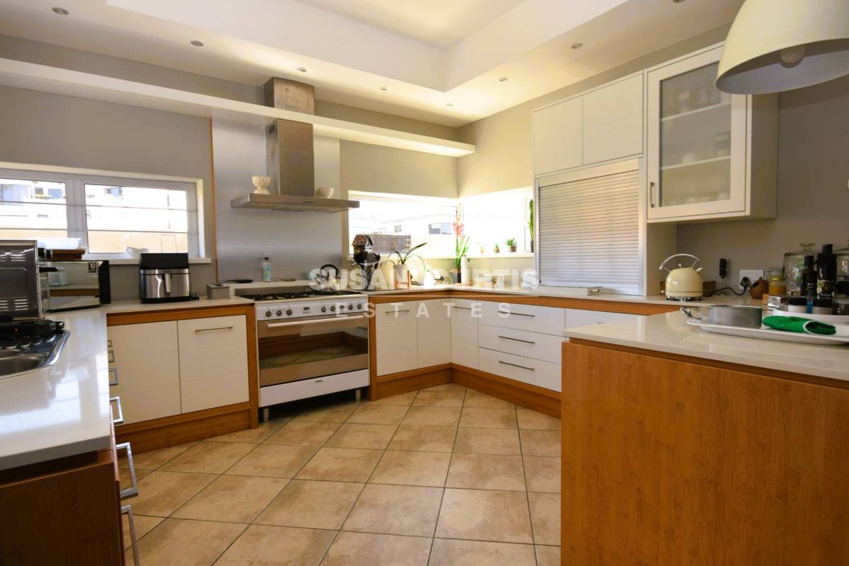 Coastal living taken to the next level with sea views galore! - Photo 4