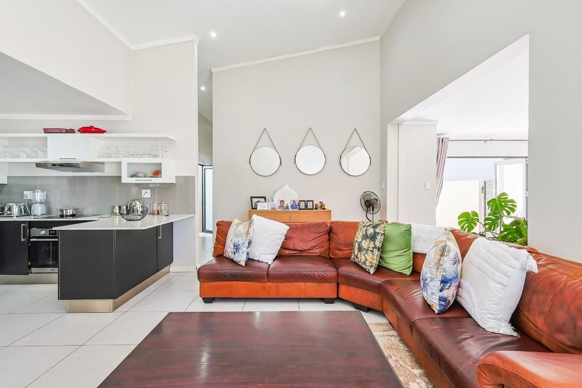 3 Bedroom For Sale , - Photo 5