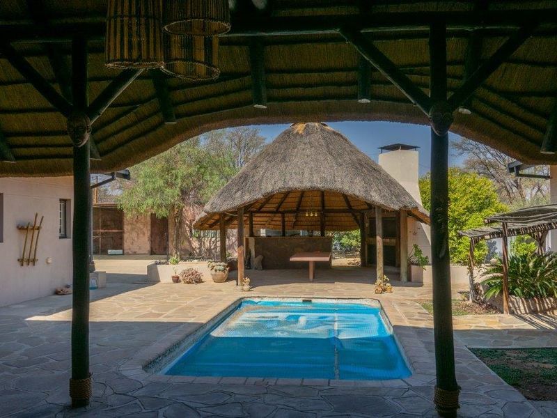 Neat family house in Omaruru - Photo 4