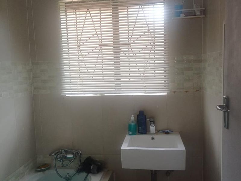 Move in ready 3 bedrooms house for sale in Soshanguve AA - Photo 7