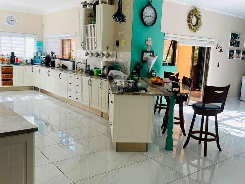 SPACIOUS 5 BEDROOM FAMILY HOME FOR SALE - AUASBLICK - Photo 3
