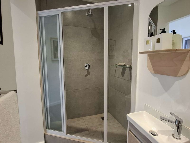 **Stunning Fully Furnished Penthouse with Unmatched Views** - Photo 9