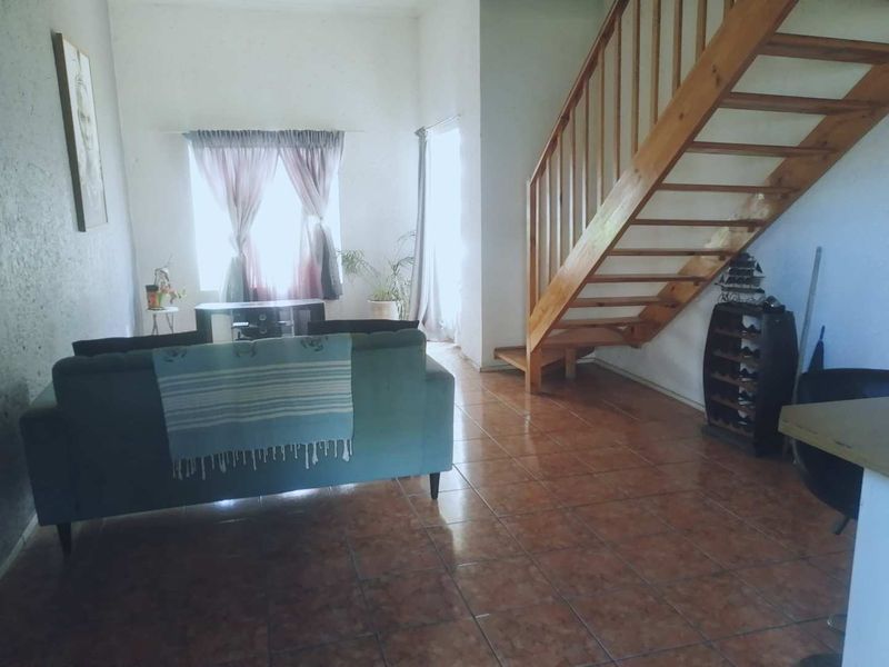 Secure duplex in upmarket suburb! - Photo 7