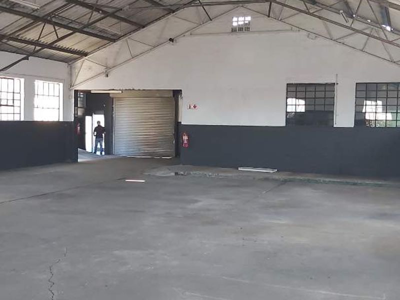 Prime warehouse/manufacturing facility to let in Sidwell - Photo 7