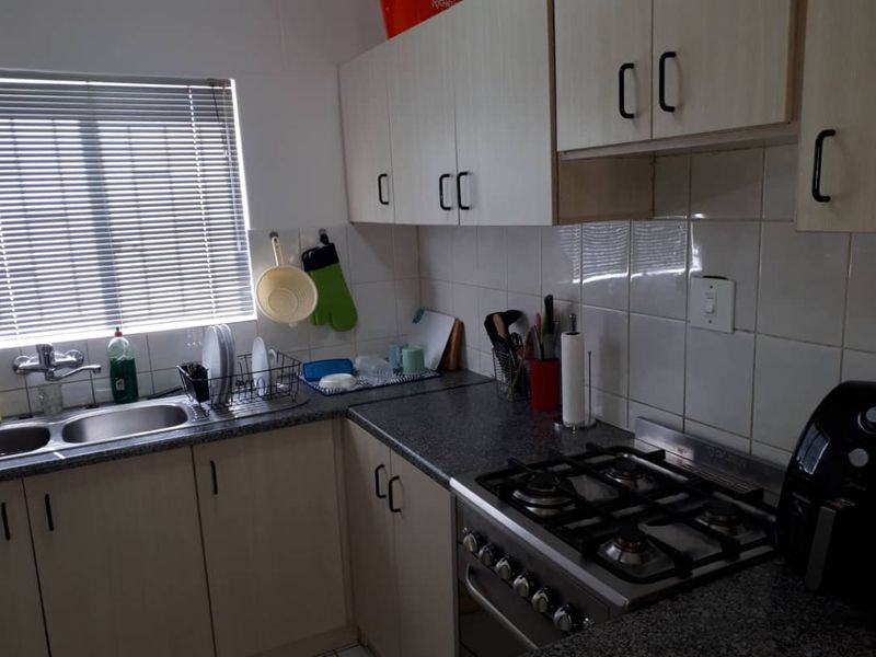 Pet Friendly Town House For Sale In Kleine Kuppe - Photo 5