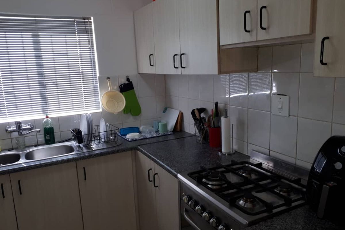 Pet Friendly Town House For Sale In Kleine Kuppe - Photo 5