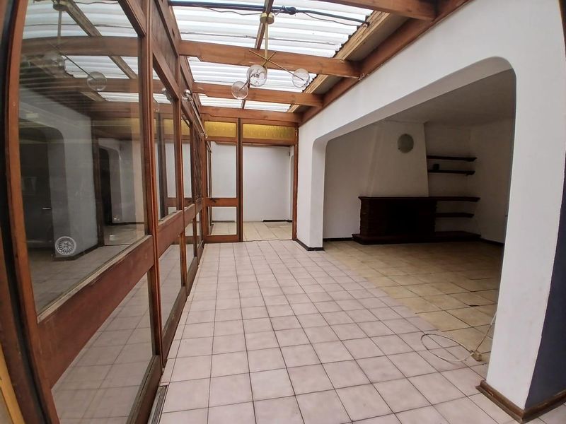 Large Family Home with 2 Flatlets - Photo 7