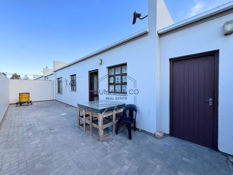 Modern ground floor townhouse near Lagoon and town center - Photo 10