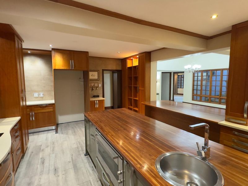 Bramley Brilliance – A Mansion Made for Legacy Living - Photo 8