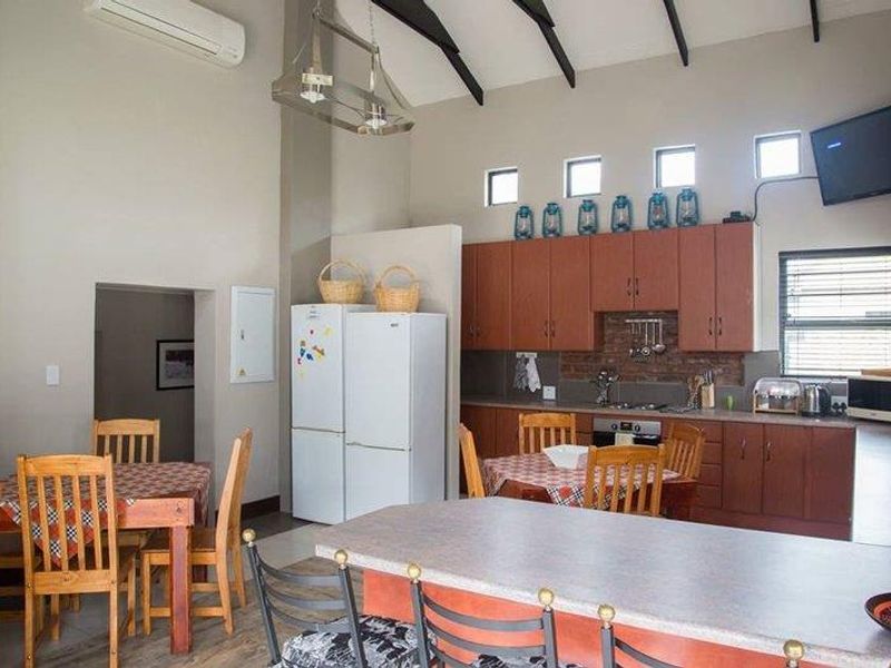 STUNNING 167 HECTARE GAME FARM AND LODGE FOR SALE NEAR BRITS - Photo 2