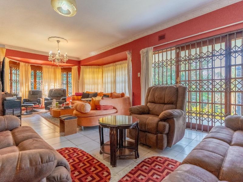 4 Bedroom home with granny flat in Chiltern Hills. - Photo 10