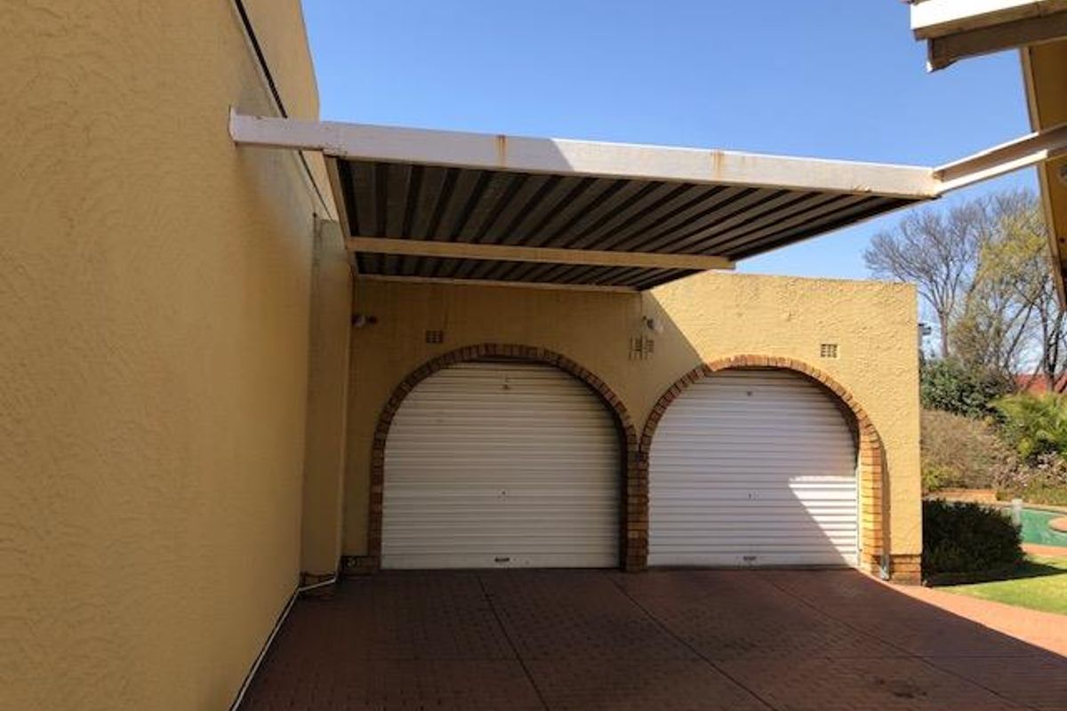 3 Bedroom House with lots of potential in Verwoerdpark! - Photo 3