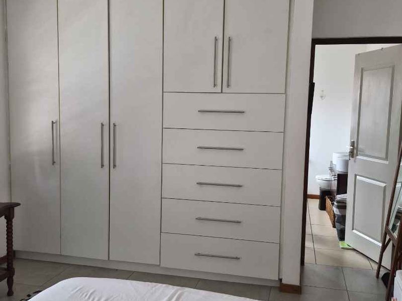 EXCLUSIVE HOME IN UPMARKET PET FRIENDLY COMPLEX (Small pets allowed) - Photo 10