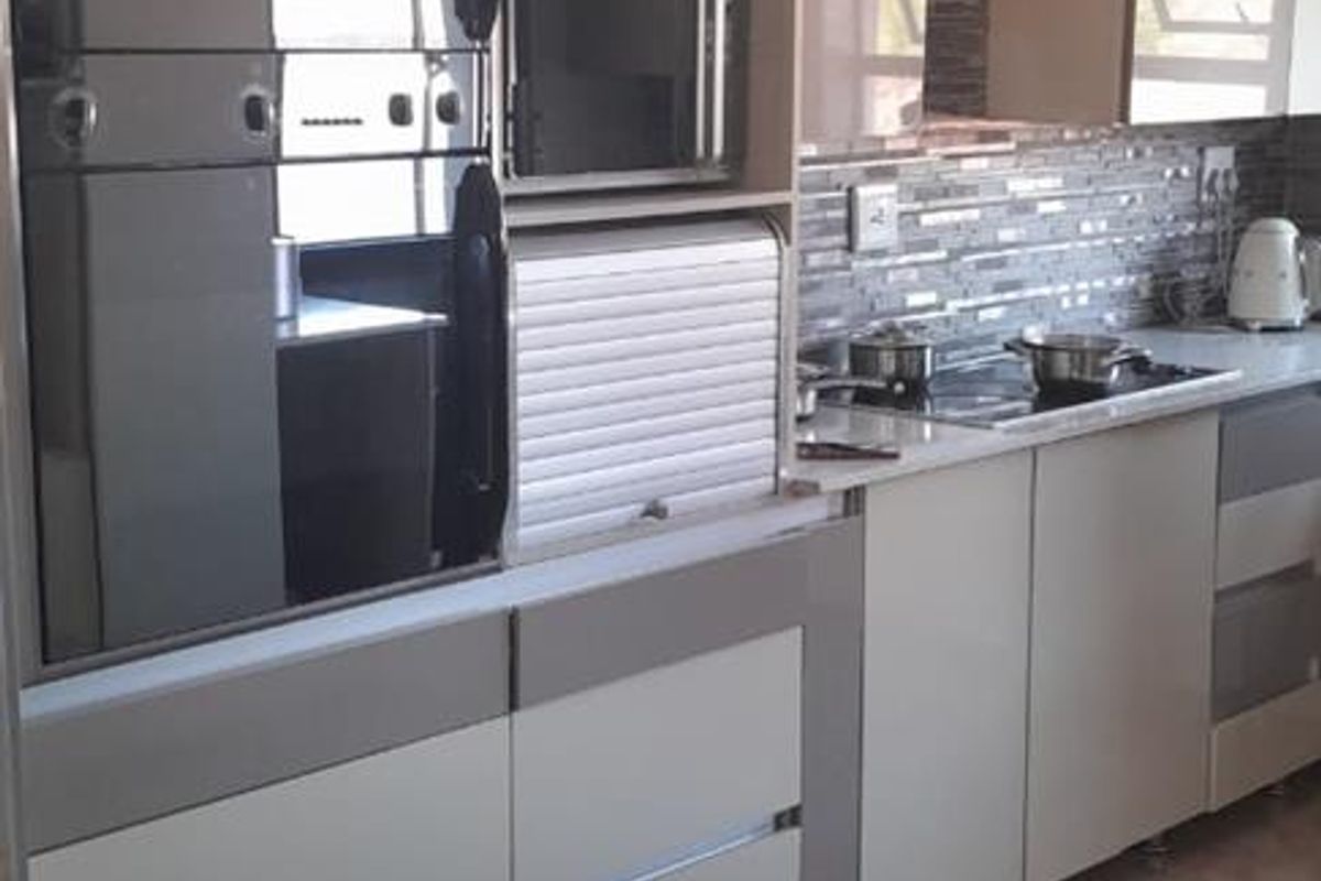 5 bedrooms house for sale in Soshanguve M - Photo 3