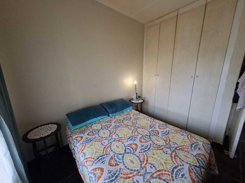 CHARMING 1 BEDROOM APARTMENT WITH MODERN TOUCHES - Photo 3