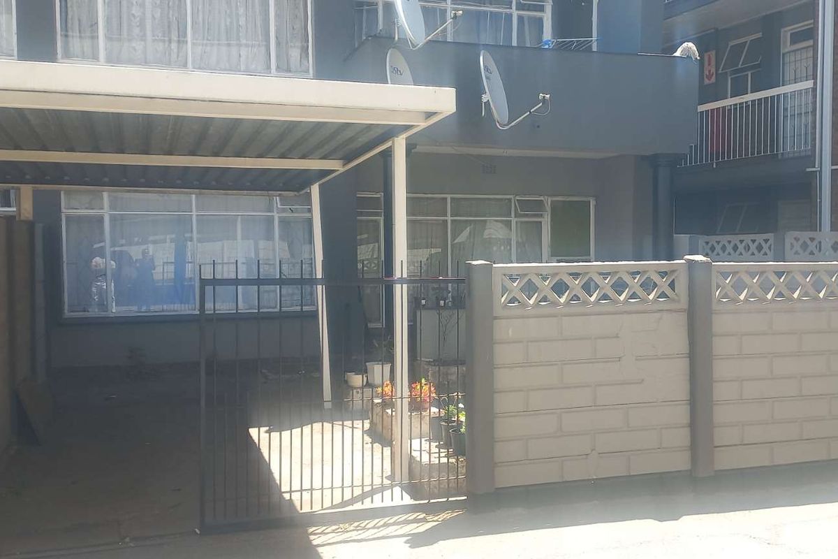 A SPACIOUS GROUND FLOOR APARTMENT - Photo 4