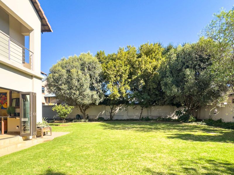 Exclusive Mandate - a Family home like no other - Photo 8