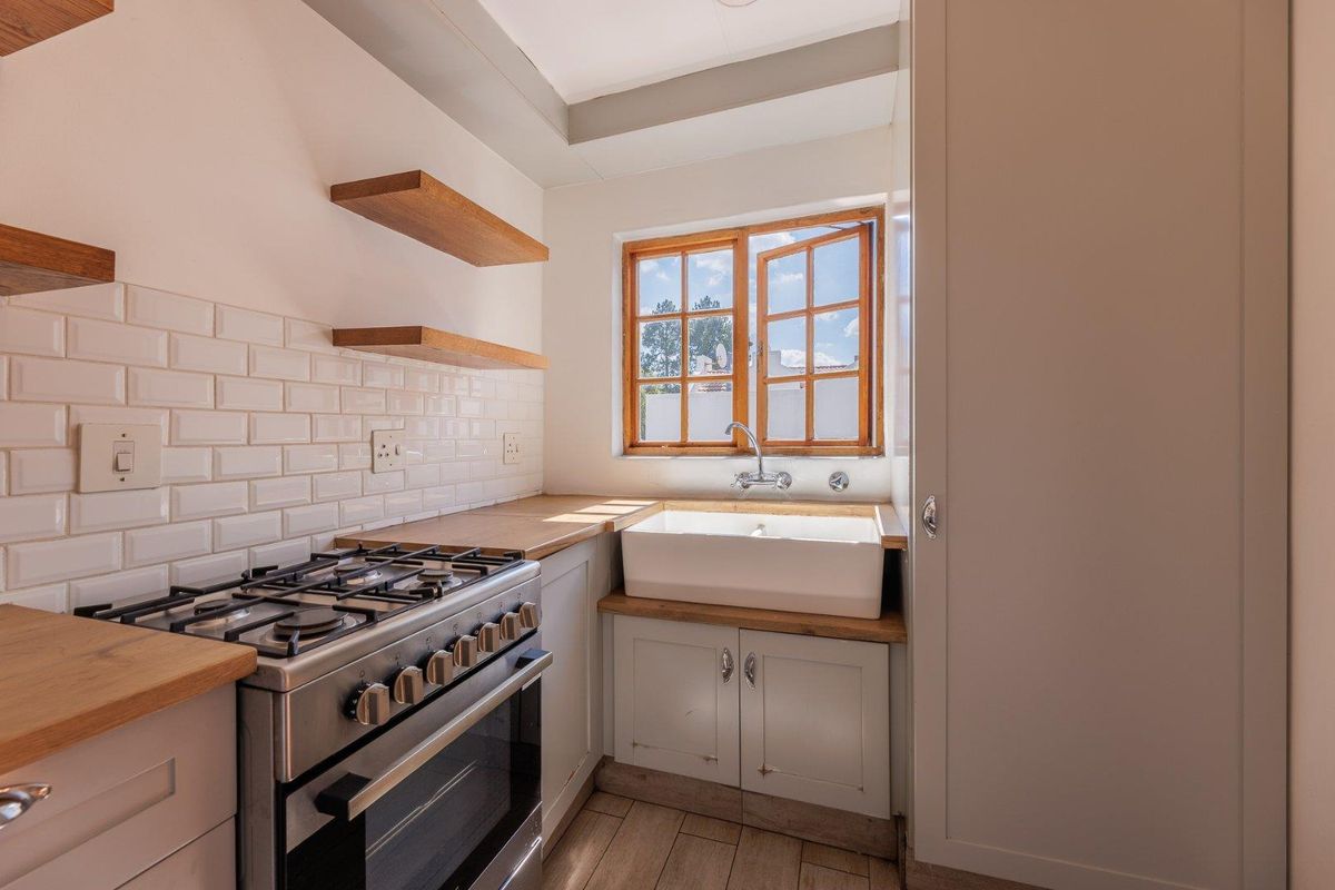 2 BEDROOM LOFT APARTMENT FOR SALE IN BRYANSTON - Photo 5