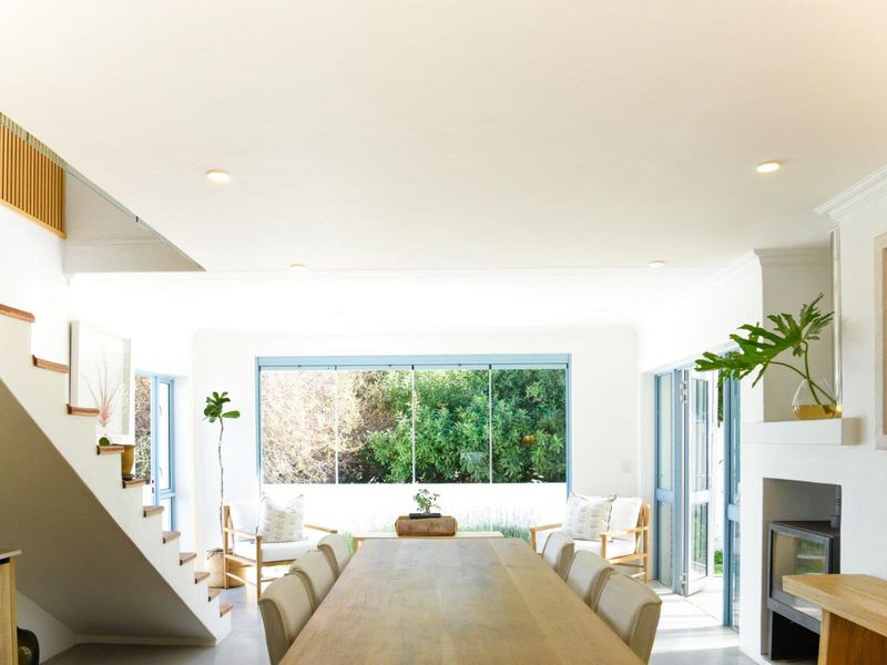 Offered furnished or unfurnished Sleek ultra modern home with stunning views . - Photo 6