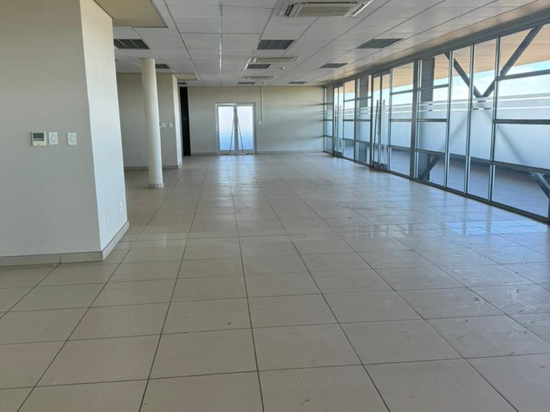 SKY OFFICE TO LET - Photo 5