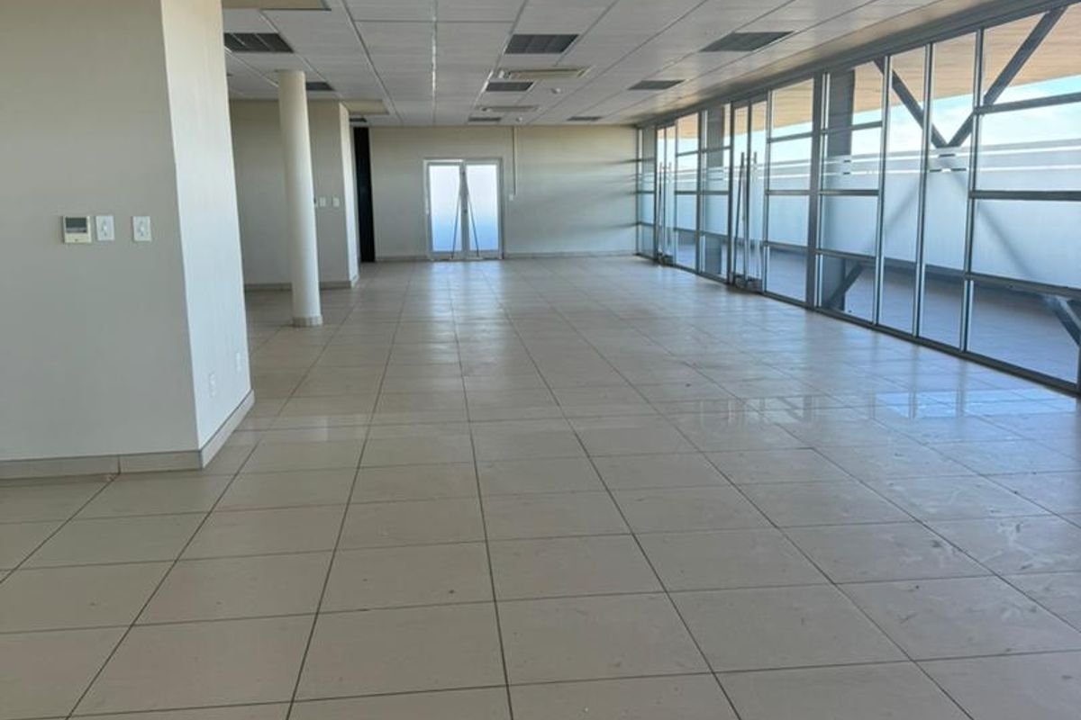 SKY OFFICE TO LET - Photo 5