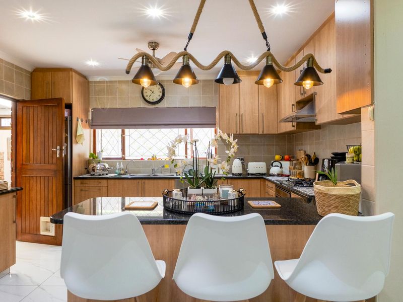 Modern pet friendly simplex - Photo 6