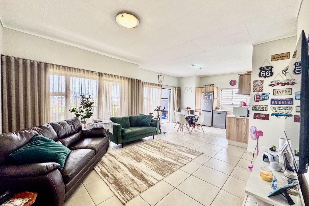 Move-In Ready Luxury Apartment in Linbro Park Sandton - Photo 5