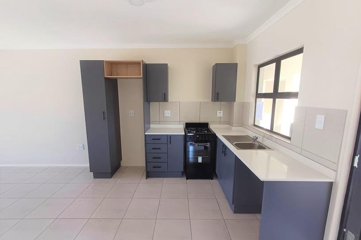 FOR RENT  |  Hillcrest  |  Kings Gate Estate  |  3 Bedroom Apartment - Photo 4